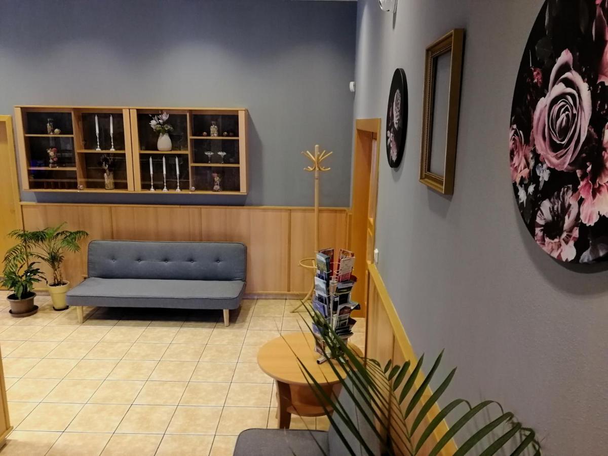 Vzdělávací Středisko a Hotel Varnsdorf Esterno foto