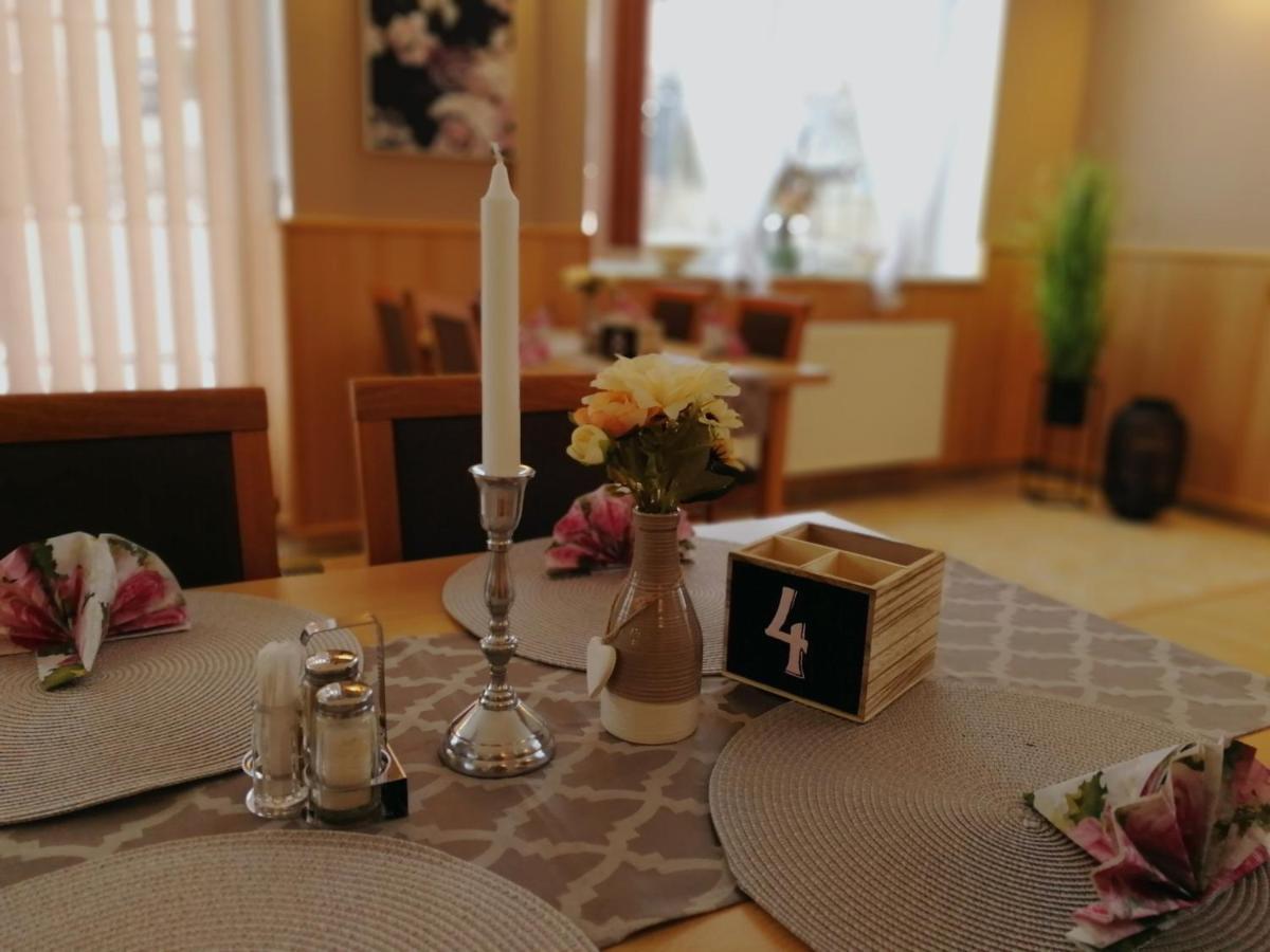 Vzdělávací Středisko a Hotel Varnsdorf Esterno foto