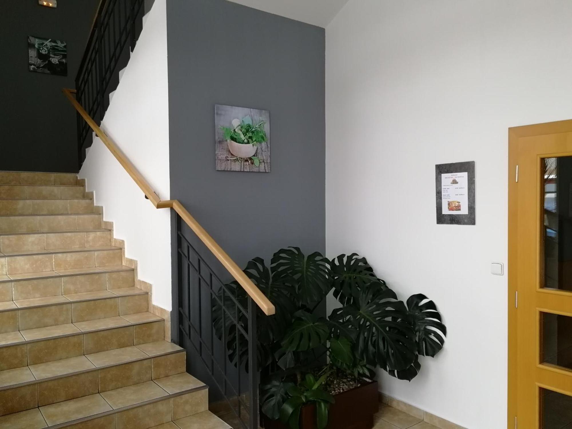 Vzdělávací Středisko a Hotel Varnsdorf Esterno foto