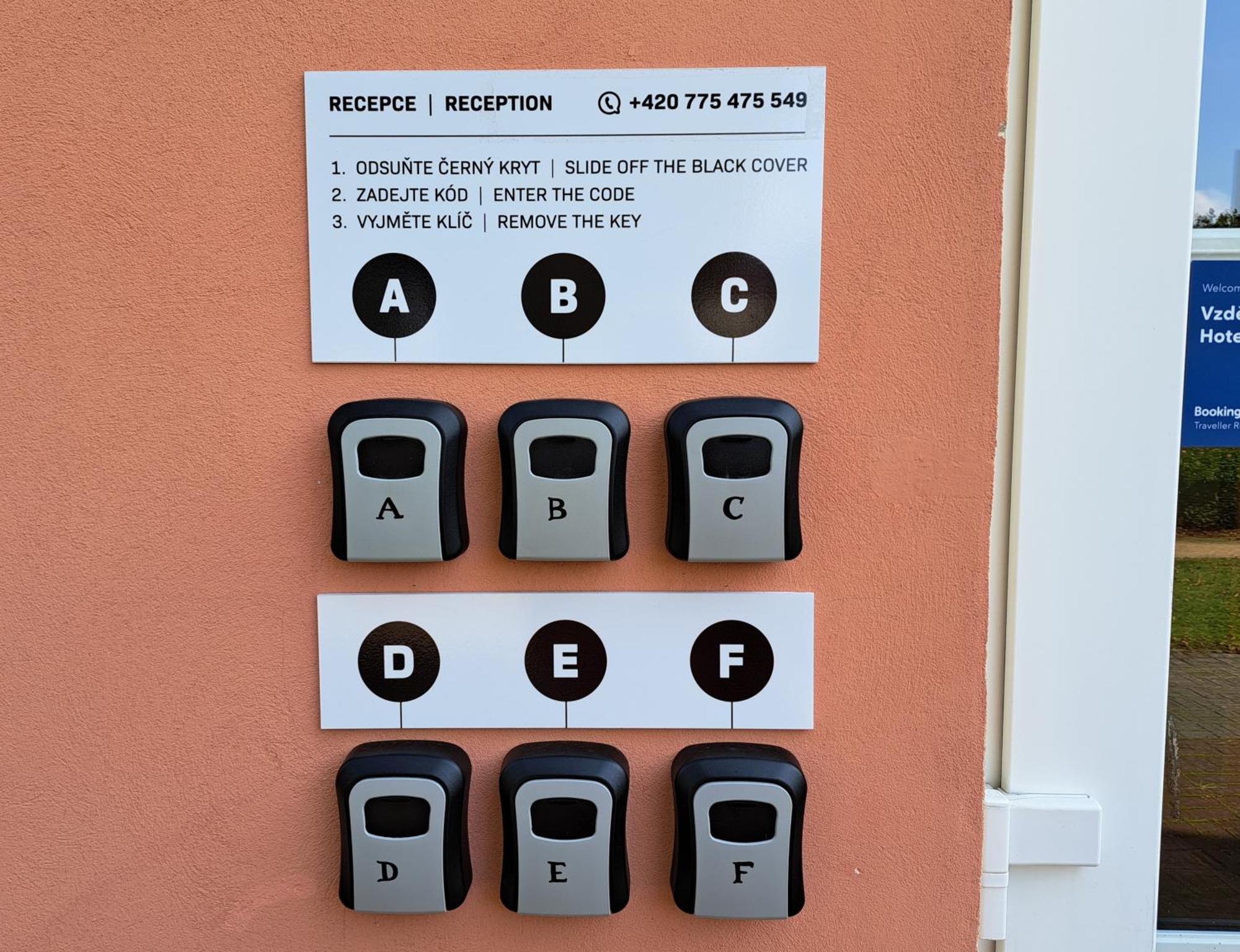 Vzdělávací Středisko a Hotel Varnsdorf Esterno foto